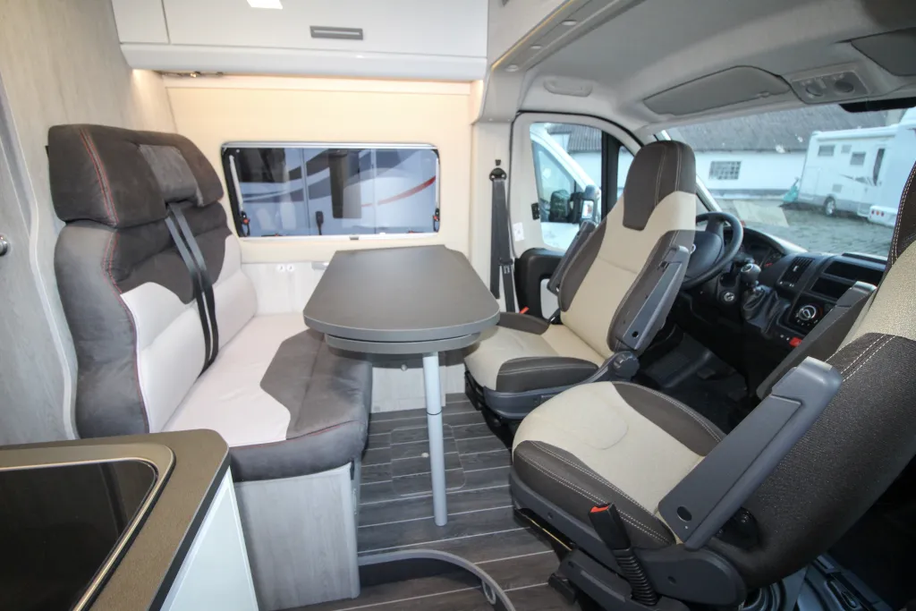 Bild 5: Wohnmobil in Untersteinbach / Rauhenebrach online mieten Bild 5: Wohnmobil in Untersteinbach / Rauhenebrach online mieten