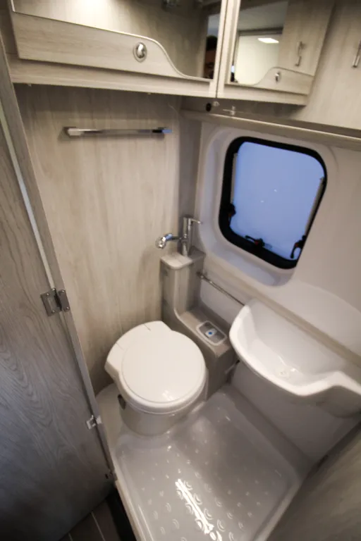 Bild 15: Roller Team Wohnmobil in Untersteinbach / Rauhenebrach mieten Bild 15: Roller Team Wohnmobil in Untersteinbach / Rauhenebrach mieten